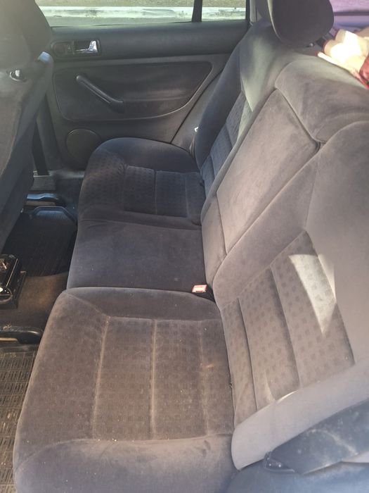 Auto wv golf 4 doar vând nu fac schimb                                    vând golf 4        brec