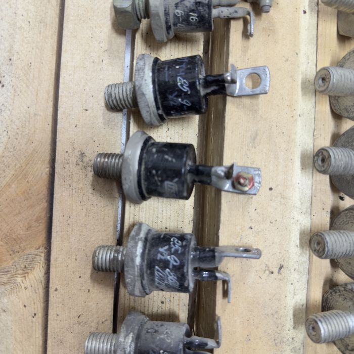 Тиристор ТЧ25-9 высокочастотный и диод