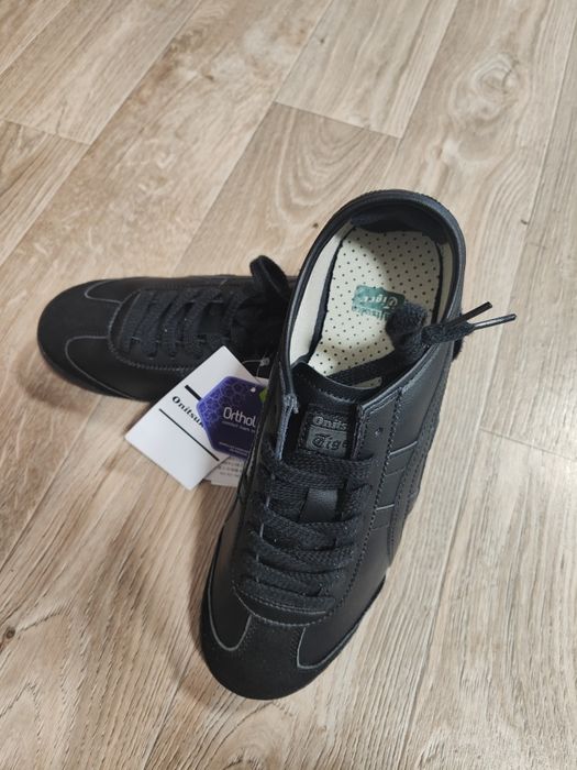 Продам кроссовки