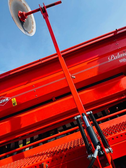 Semanatoare grau orz rapita soia Kuhn Combiliner pe Discuri + Freza an 2021 Monosem Gaspardo Amazone Vaderstad John Deere case claas new Holland Fiat