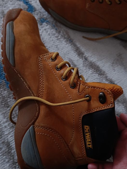 Мужской Сапок сатылады басында темири бар(Англиядан 50 фунтка сатып ал