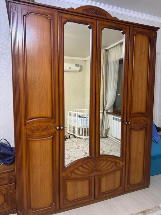 Спальный гарнитур срочно