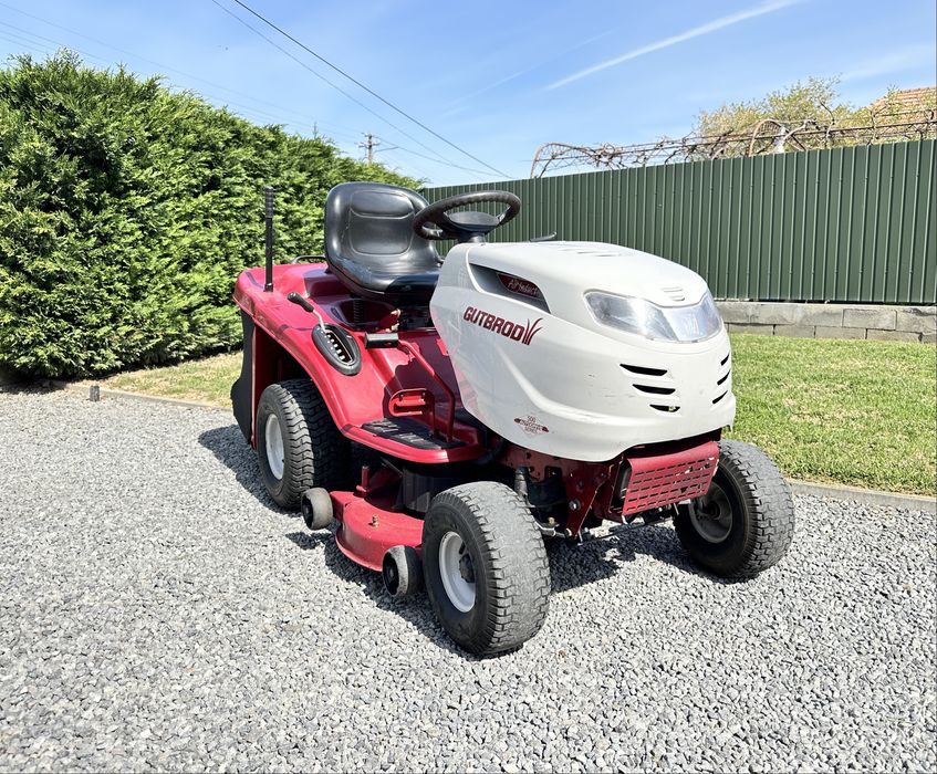 Vând tractoraș gazon / tuns iarba MTD Gutbrod GLX 105 RA motor Briggs&stratton 15,5 Cp
