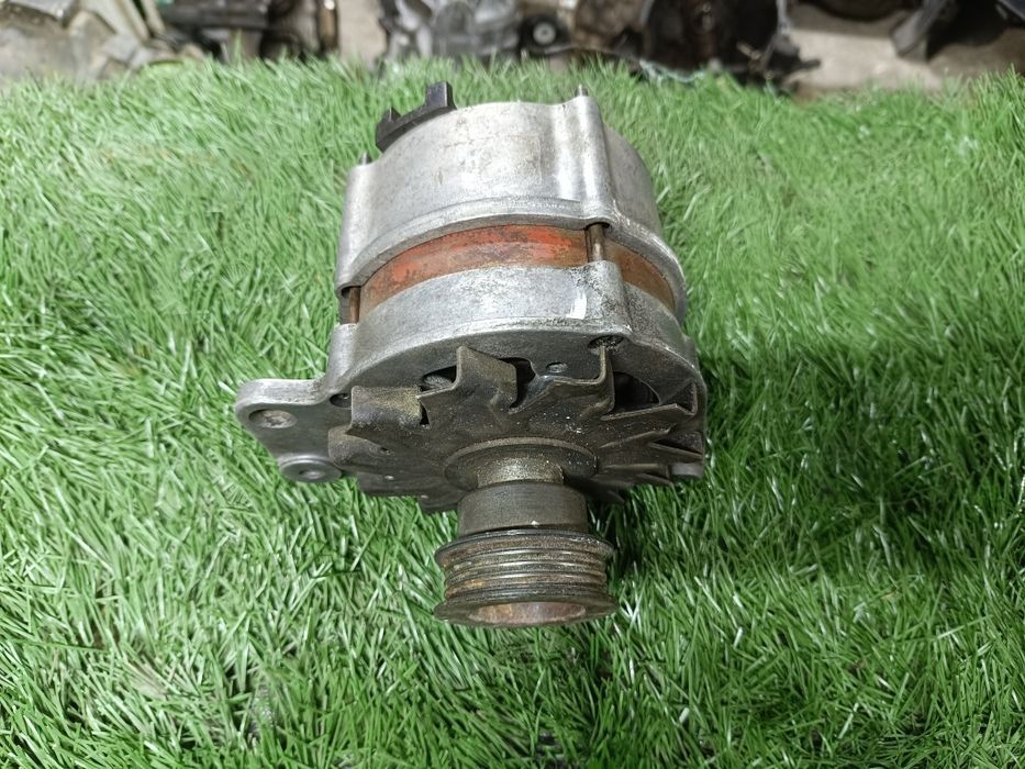 Генератор на Ауди 80 Б4