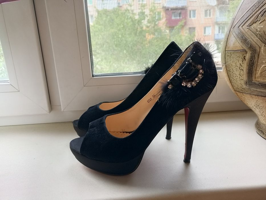 Продам обувь за 3000 пара
