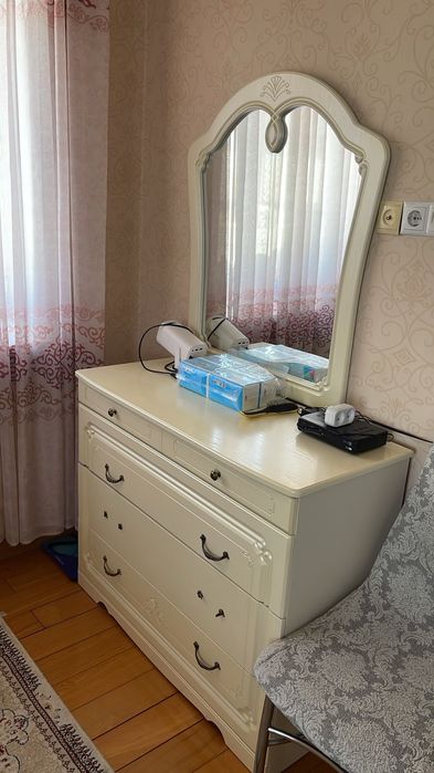 Продам спальный гарнитур