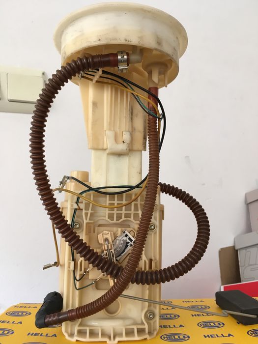 Бензинова помпа за ауди а4