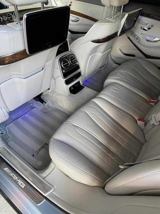 Пране на автомобили на автомобили SNAKE CAR WASH