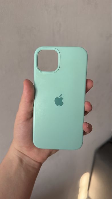 Продам идеальные чехлы на айфон 13
