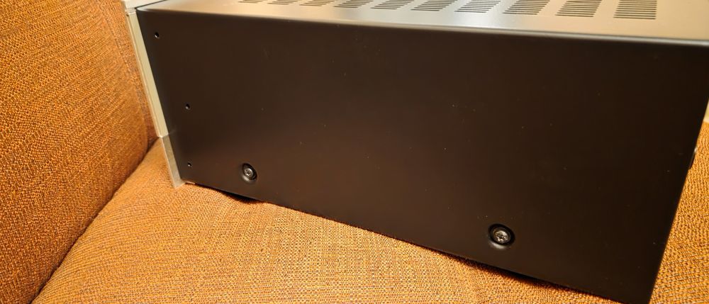 Продавам класически усилвател MARANTZ PM500