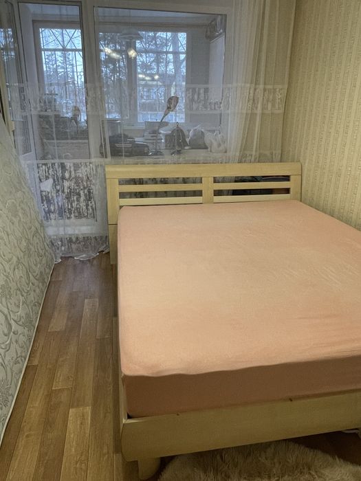 Продам кровать с матрасом б/у