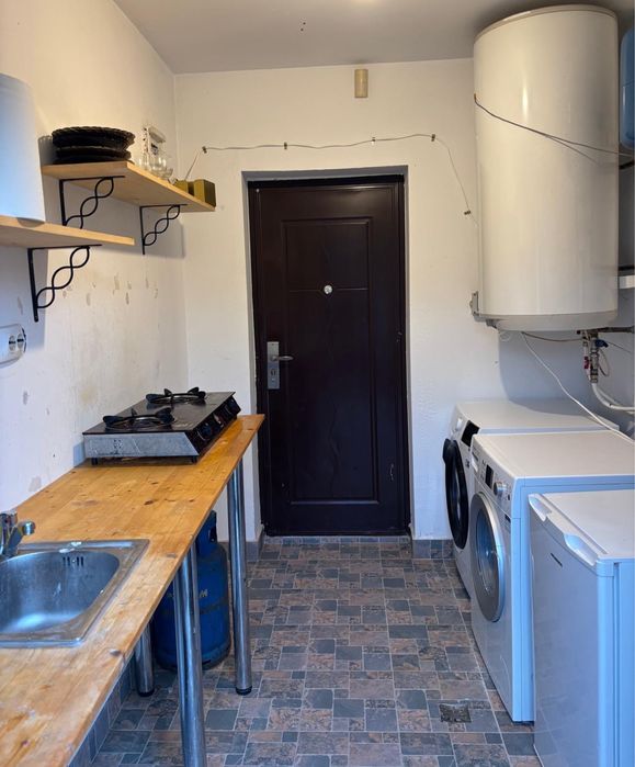 Apartament / Casa ,o camera cu gradina proprie