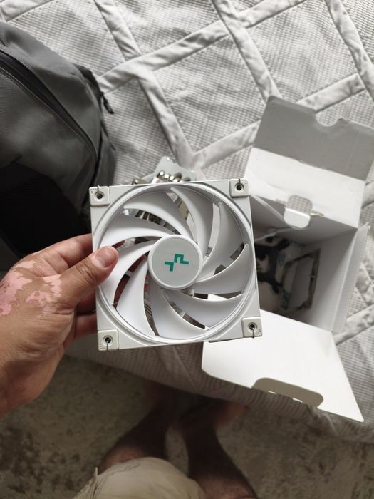Продам куллер deepcool ak500s digital se wh
BblBOna TeMnepaT