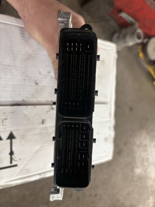 Компютър ECU за Peugeot 2008 1.5 HDI 2023г