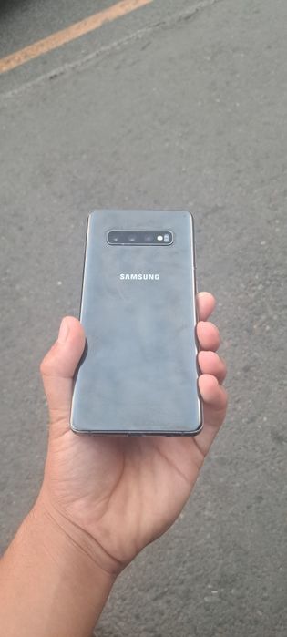 Samsung s10+ 128/8. GB