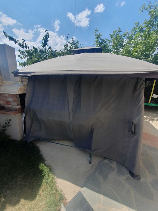 Градинска Шатра 300х400х270см с комплект завеси и резервен покрив.