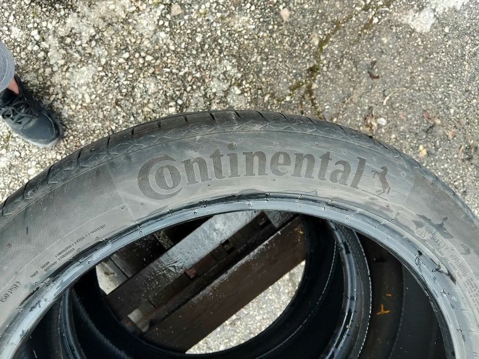 Гуми 285 40 21 Континентал Continental 2 броя - нов внос. Не са нови!