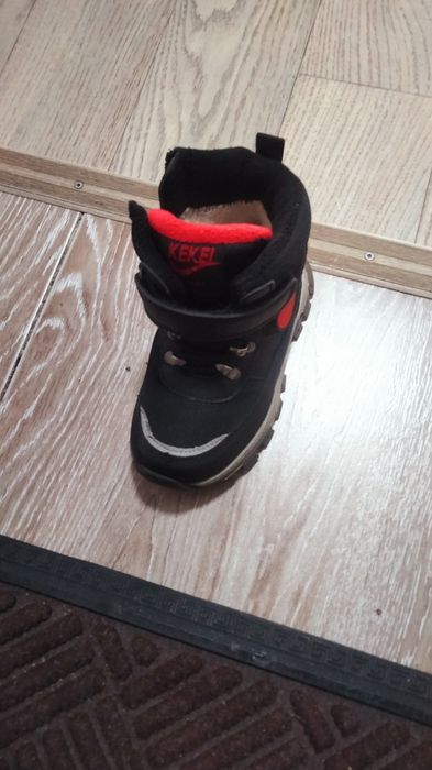 Продам детские зимние ботинки