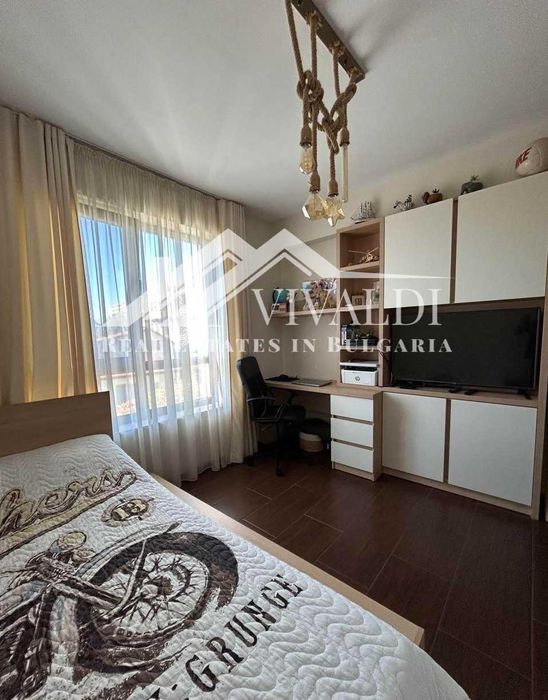 Продава се Тристаен апартамент в Варна, Център - 95 кв.м за 1557 €/кв.м - Снимка #11