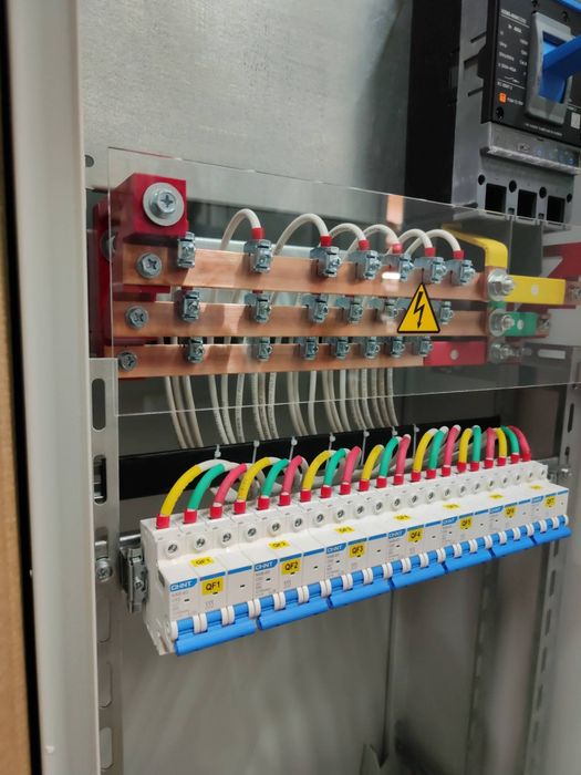 Сборка электрощитов.