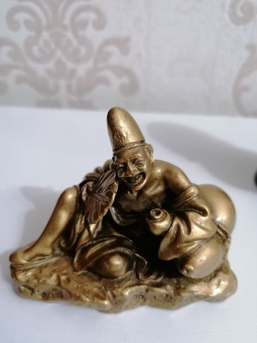 Продам статуэтки