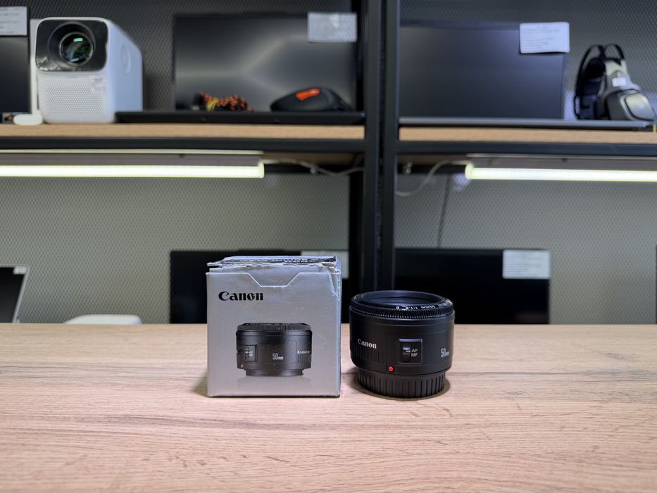 Объектив Canon EF 50 mm, черный, есть коробка, 1716/А10