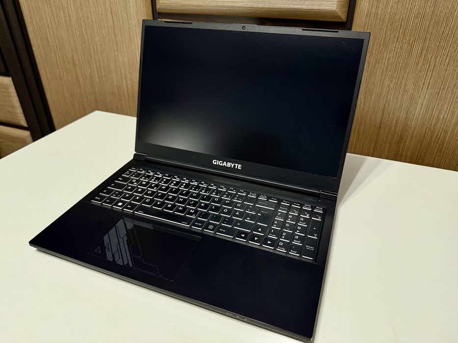 Игровой ноутбук Gigabyte G5 KE