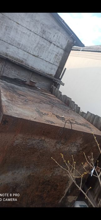 Емкасть  -3 тоны с под саляки