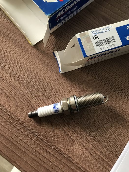 Продам свечи зажигания Киа,Хендай