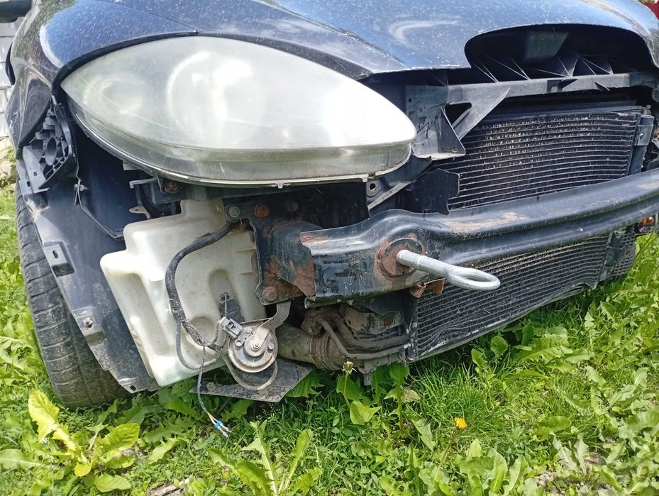 Vând Seat Altea 1.9 tdi avariat pentru dezmembrare