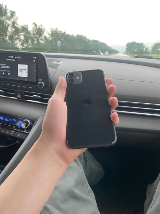 Iphone 11 64GB. .