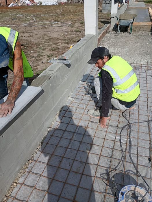 Fațade,  case la roșu,  gri , acoperiș, structuri,  betoane .