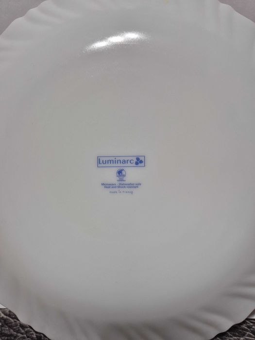 Продам французский сервиз Luminarc на 12 персон