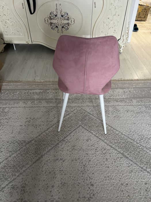 6 стульчиков в отличном состояний