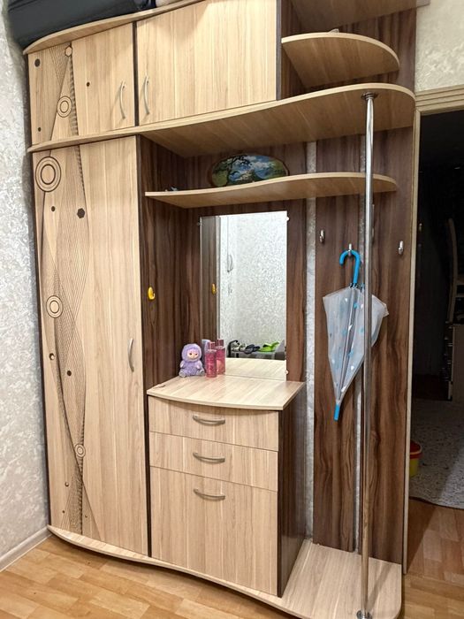 Подается прихожая