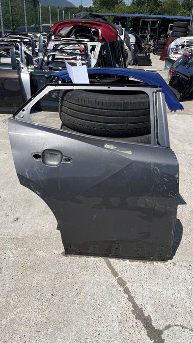 3 броя задна дясна и 2 броя предна дясна врата Peugeot 2008 23г