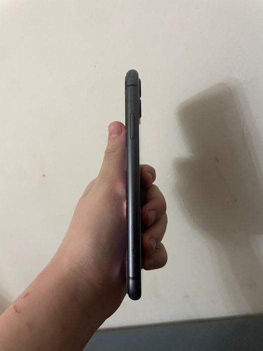 Айфон 11 128гб  73 акм