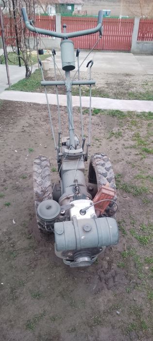 Tractor cu utilaje + motocultor cu utilaje