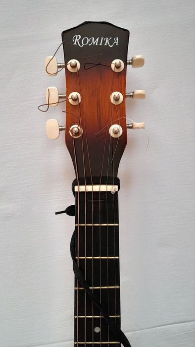 Гитара 6 струнная