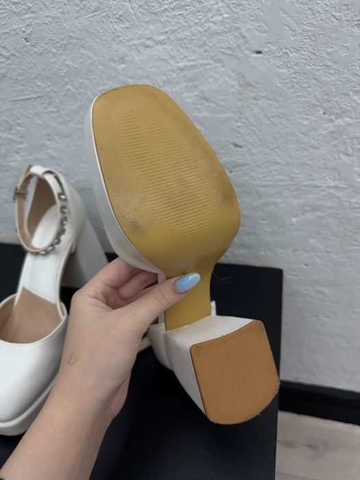 Продам туфли на выпускной