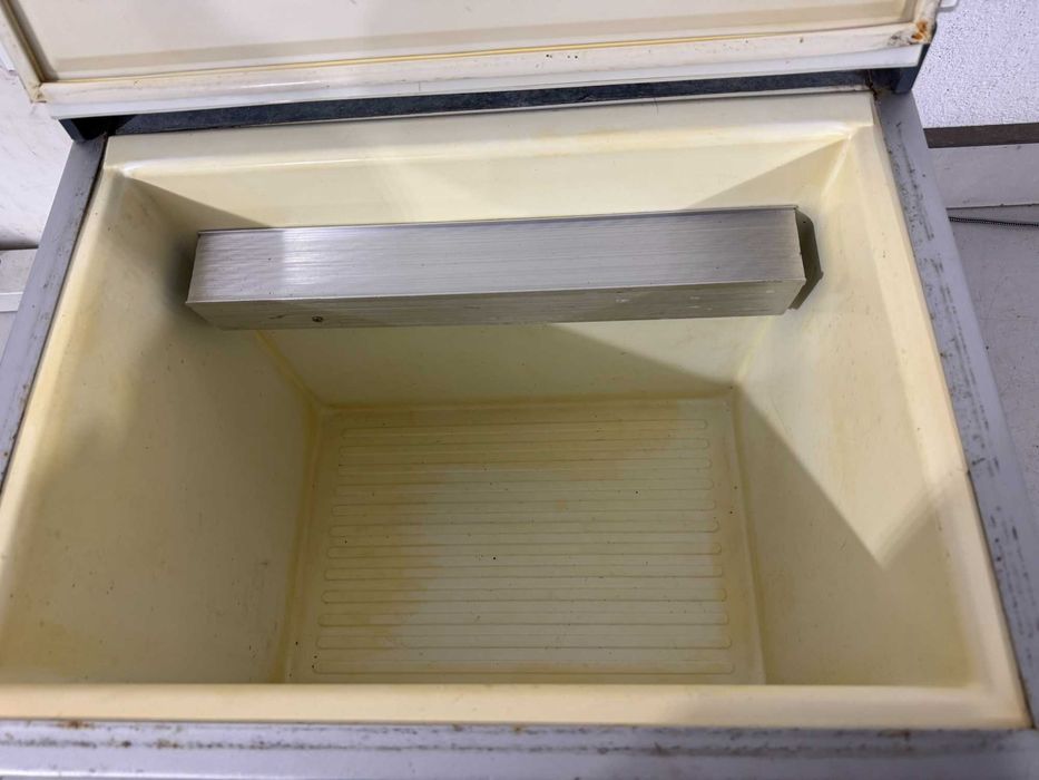 Хладилник на ток и газ - Royal