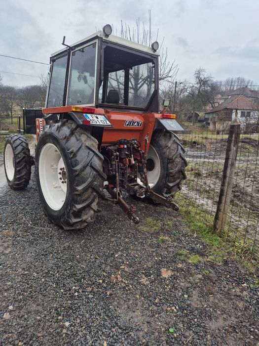Vând tractor Fiat 680