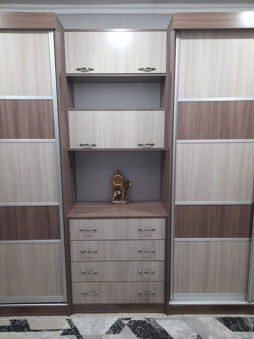 Продам красивую стильную прихожую