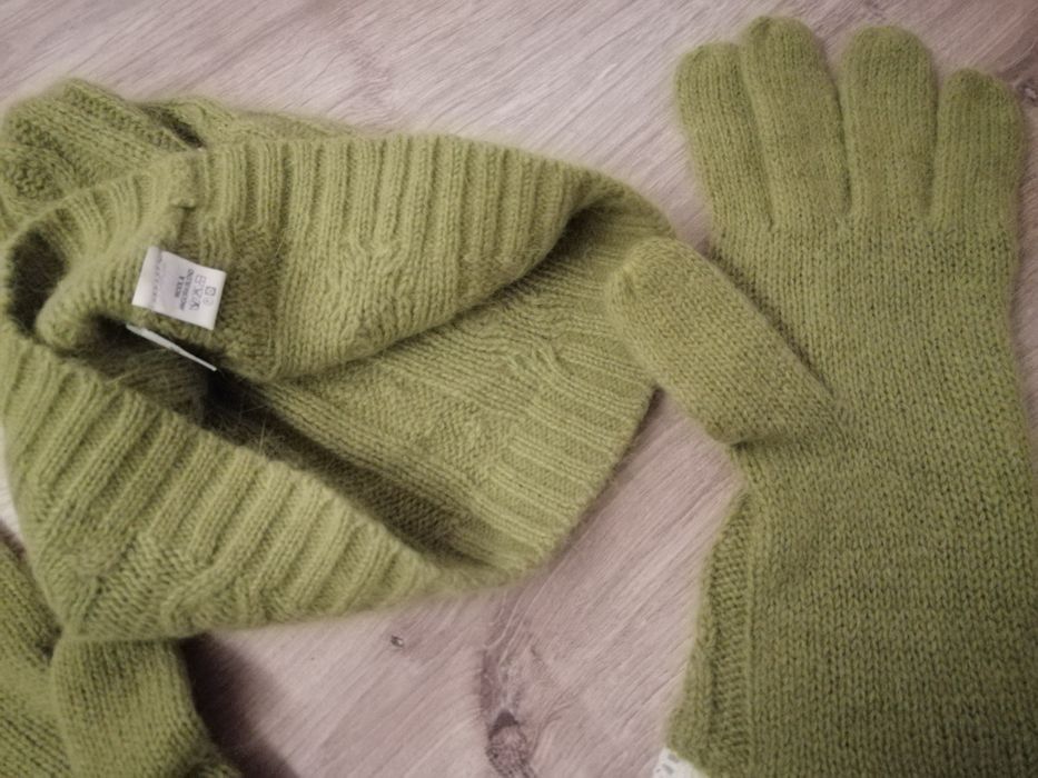 Set sapca cu manusi fata, din lana, nou