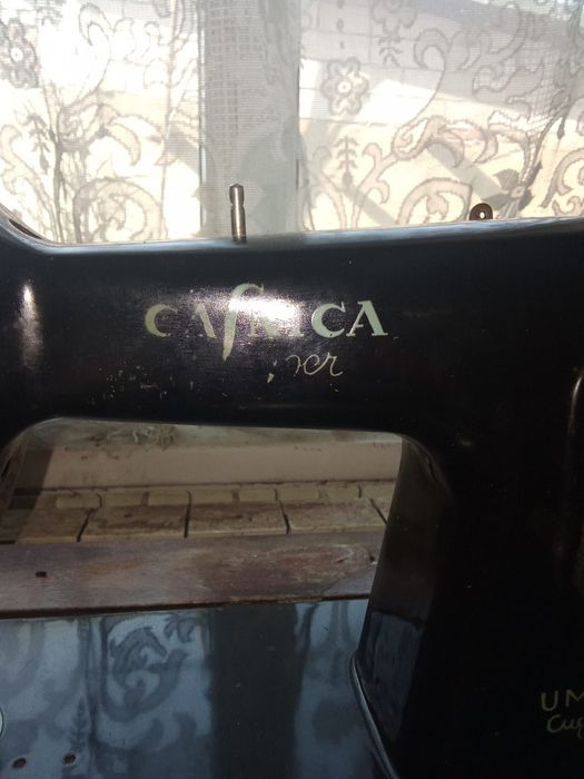 Vând mașina de cusut casnica 300 lei
