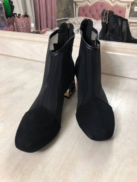 Продаются полусаплжки вечернии