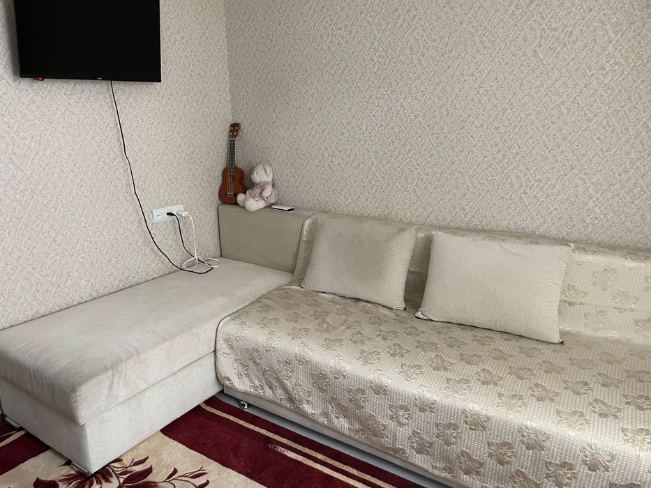 Продам красивый угловой диван