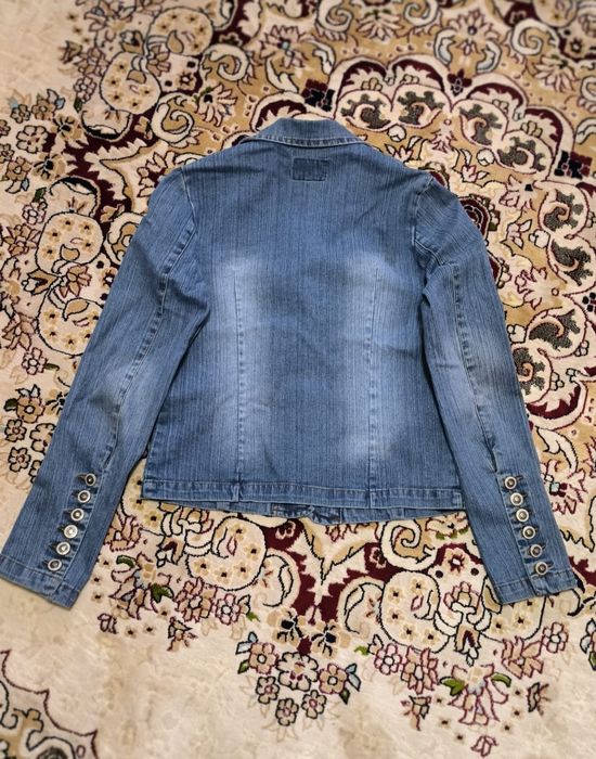 Продам джинсовый костюм