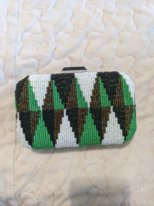 Клатч с вышивкой бисером
