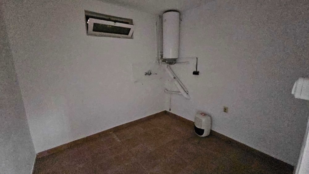 Н - Т О – 30 Дава се под наем партерен търговски обект в кв. Възраждане!